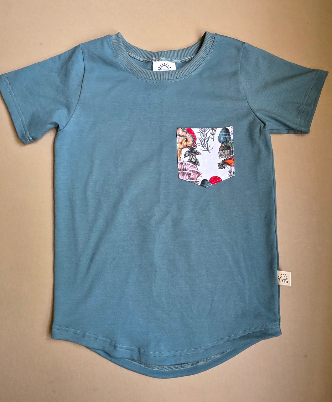 Spruce Mushroom pocket tee 6/7